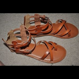 New with some tags AEO sandals